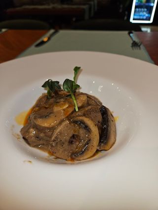 Телешки език с потабело и манатарки