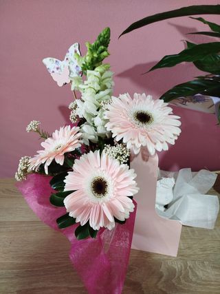 Box com vela e flores 