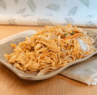 Tallarines con Pollo