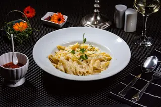 Penne/tagliatelle cu sos quatro formaggi