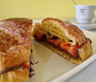 Croissant de Nutella com Morangos