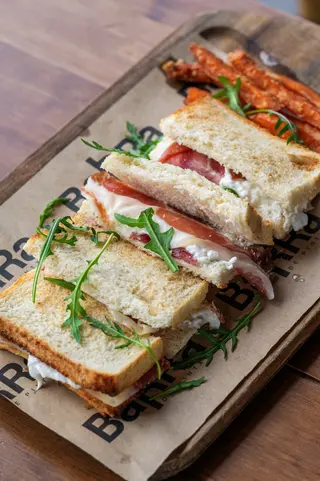 Bikini De Jamón Ibérico Con Burrata Trufada (4 Uds.)