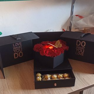 Box de fleur avec chocolat 