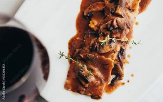 Raviolis Truffe Et Sa Crème Champignon Aux Noisettes