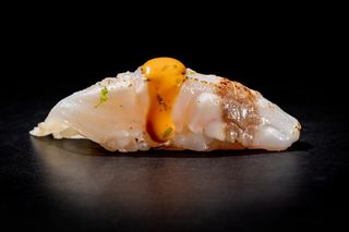 72B Nigiri branzino flambe'2pz