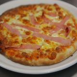 Pizza De Jamón Y Queso (Mediana)