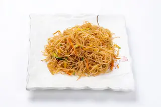 Spaghetti di riso con verdure
