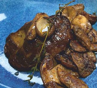 Гъши дроб с манатарки и пресни билки (300г)