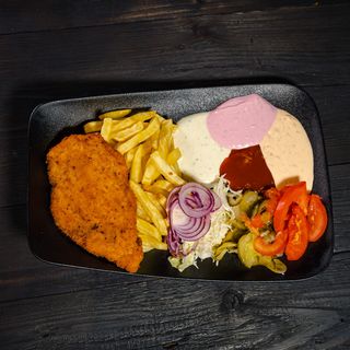 Meniu șnițel de pui la farfurie 600g