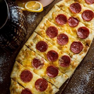 Пиде с суджуком и сыром (320 г)