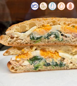 Ciabatta Con Pavo Y Salsa Vitello Tonnato