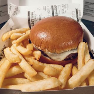 CHEESE BURGUER