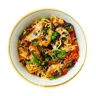 Лапша яичная с курицей