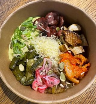 KETO Bowl z kiełbą