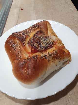 Calzone a forno con salame