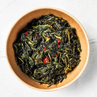 Cicoria saltata con aglio e peperoncino