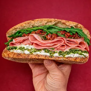VERDI - La de Cotto, Pesto, Tomate seco y Ricotta