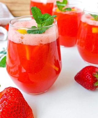 Lemoniada truskawkowa