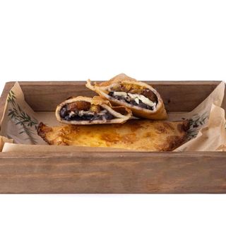 VEGETARIANA: Alubias Negras + Queso Blanco + Platano Maduro Macho