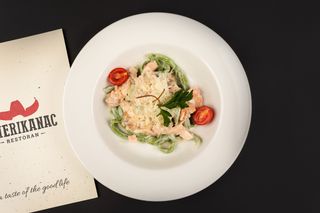 Domaća pasta sa dimljenim lososom