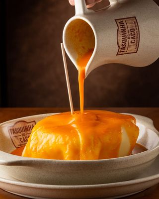 Francesinha Especial de Bife de Alcatra em Bolo de Caco