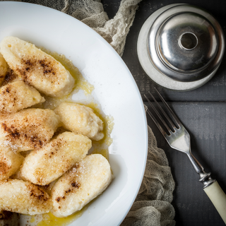 Pierogi leniwe z masłem