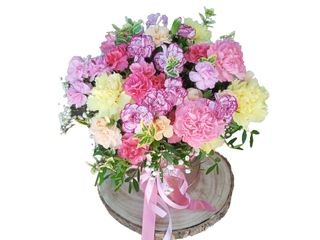 Kompozycja sezonowych kwiatów