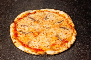 Pizza Napoli Ø32cm