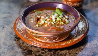 Birria En Plato Con Todo 