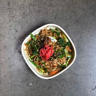 Noodles de arroz con verduras