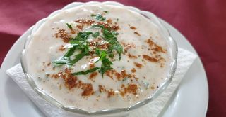 Salada Raita