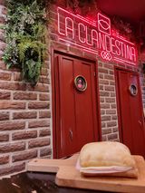 Bocadillo De Jamón Y Queso