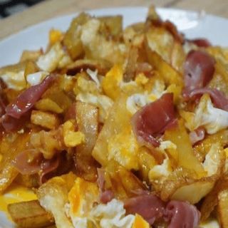 Huevos Rotos con Bacon