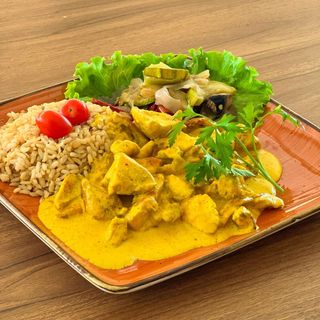 Piletina u ljuto-kremastom kari sosu