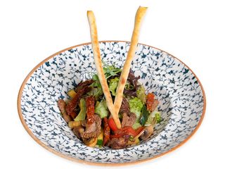 Теплий салат з ніжної 
телятини (280g)