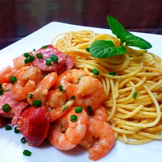Pasta Linguine Con Langostinos Y Chorizo