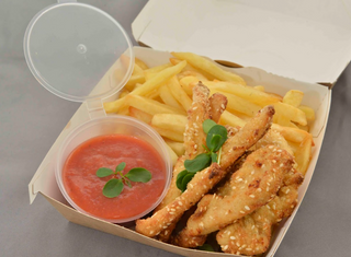 Pohovani pileći štapići sa pomfritom 220gr