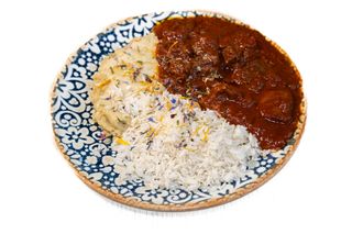 Goulash con riso basmati e purè di patate