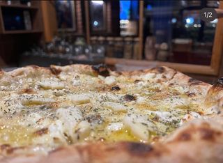 Quattro Formaggi pizza mala