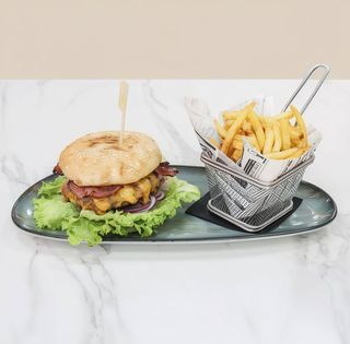 Hamburguesa Americana con patatas fritas