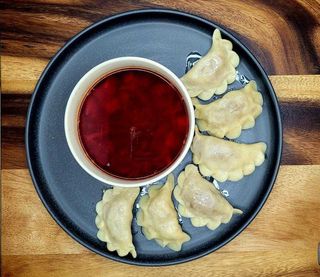 Zestaw zupa i pierogi.