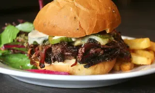Brisket burger // ბრისკეტ ბურგერი