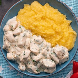 Tochitura greceasca cu mamaliguta