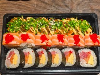 UD7 Moriawase Futomaki 18Pcs