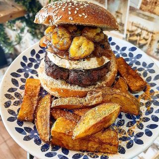 3. Hamburguesa Chapina Guatemala