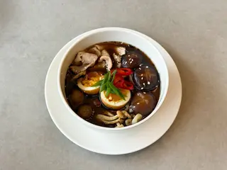 Рамен зі свининою (400г)