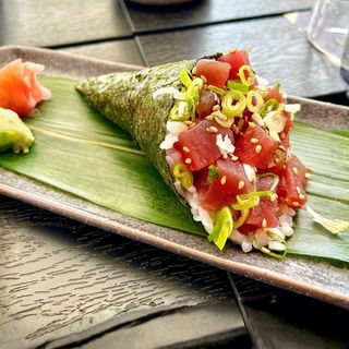 Temaki Cono De Atún Avocado