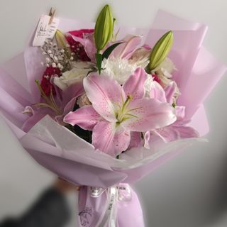 Lys & Roses & Gypsophiles