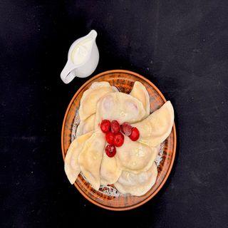 Вареники з вишньою (5 шт- 180г)