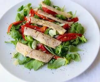 Ensalada De Piquillos Y Ventresca